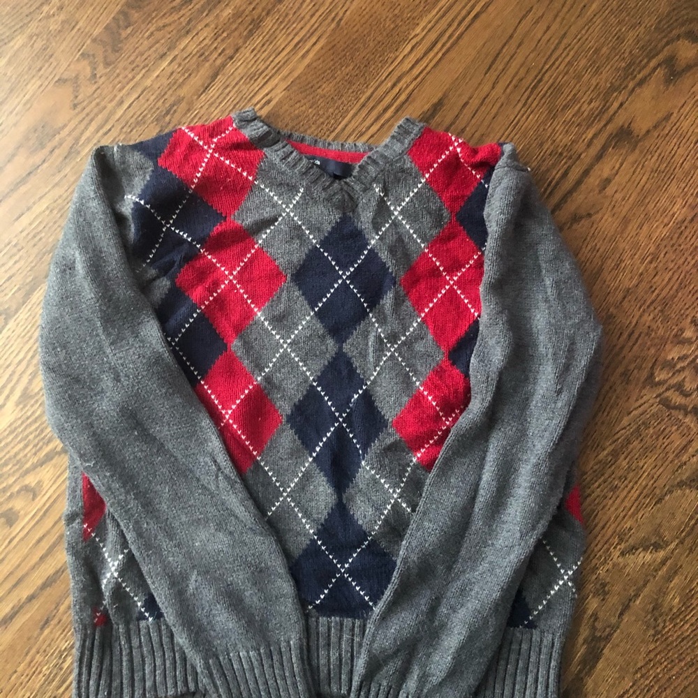 Boys Gap argyle sweater size 8 med